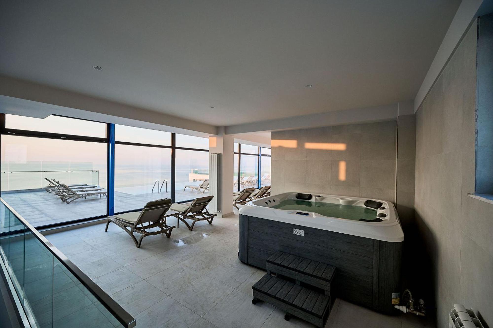 Soleil Anne Studio In Infinity Beach Resort - Parking Mamaia Exterior foto