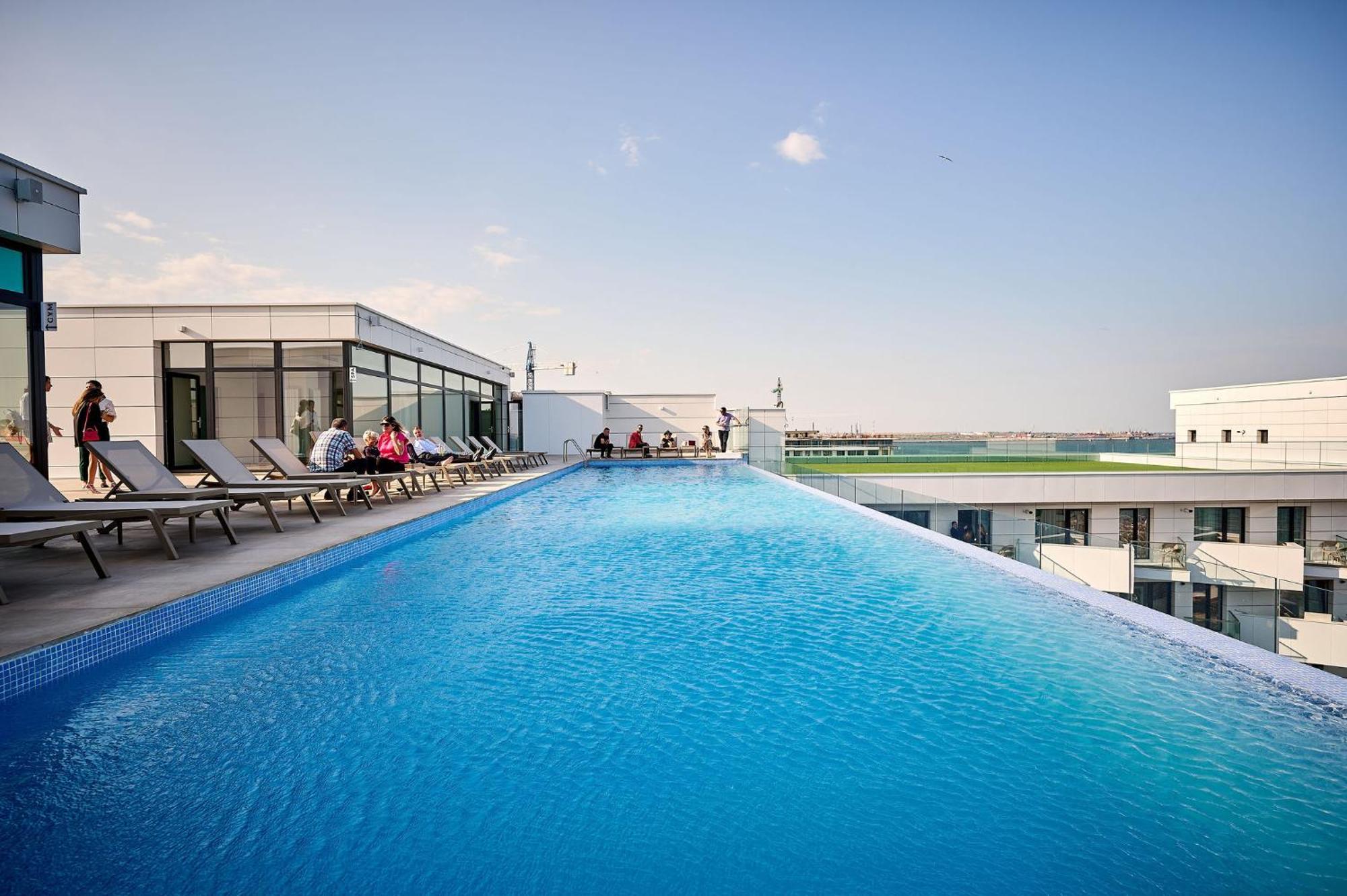 Soleil Anne Studio In Infinity Beach Resort - Parking Mamaia Exterior foto