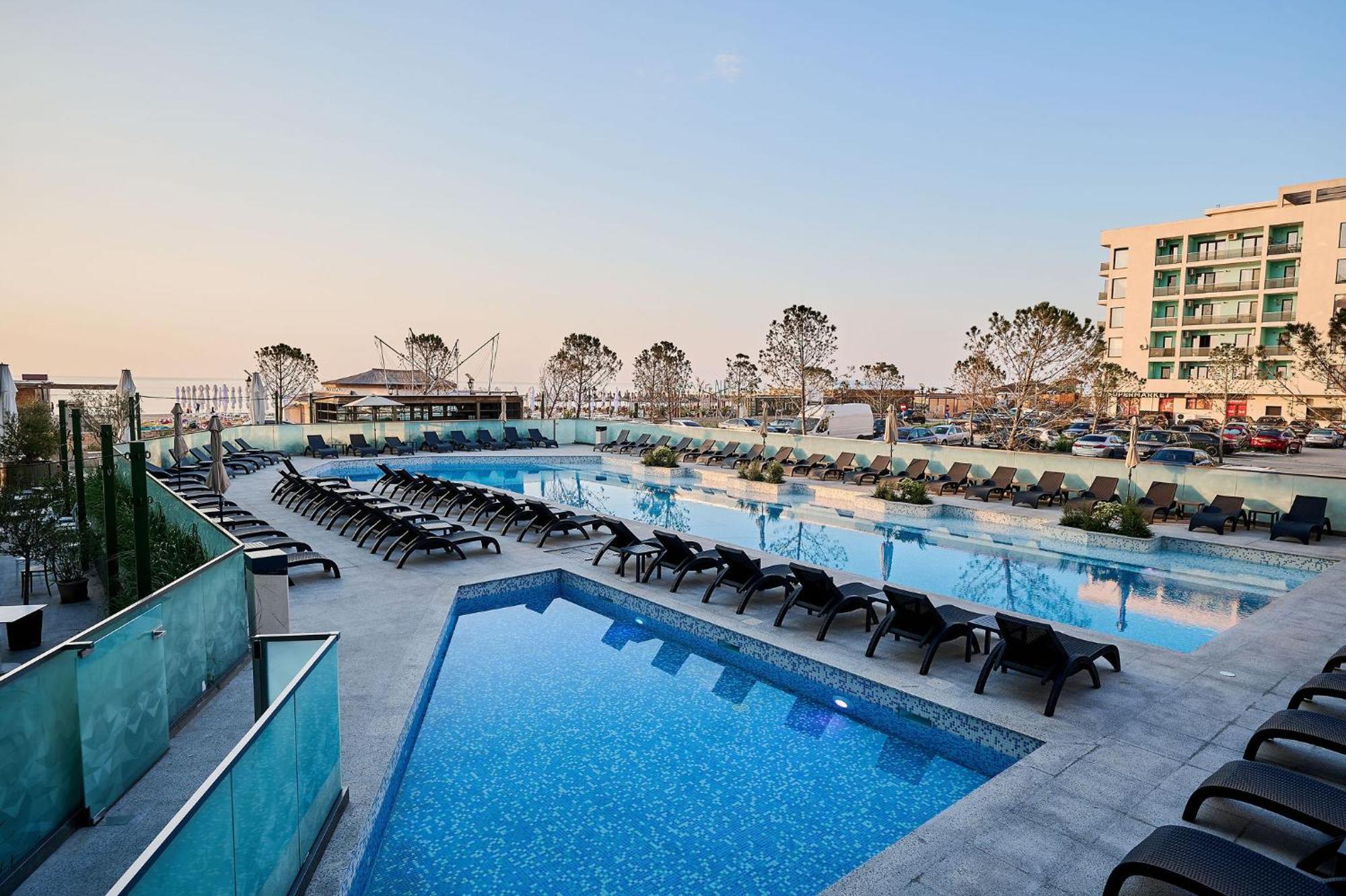 Soleil Anne Studio In Infinity Beach Resort - Parking Mamaia Exterior foto